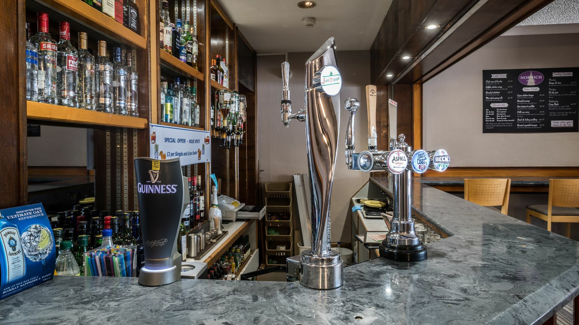Norwich Hotel מראה חיצוני תמונה
